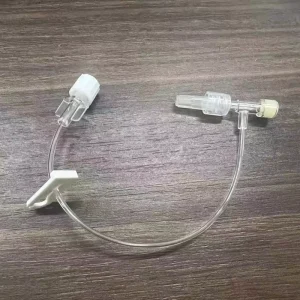 Disposable Veterinary IV Extension Set with Needleless Connector and Injection Ports for Dog Safe Infusion