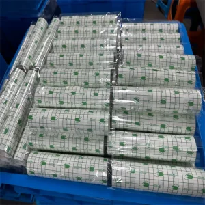 Medical Grade Transparent PU Film Dressing Roll CE ISO13485 Certification Hypoallergenic Medical Glue for Wound Protection